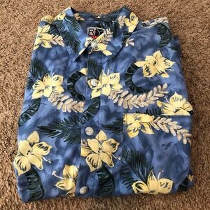 Hawaiian collared Button down short sleeve shirt